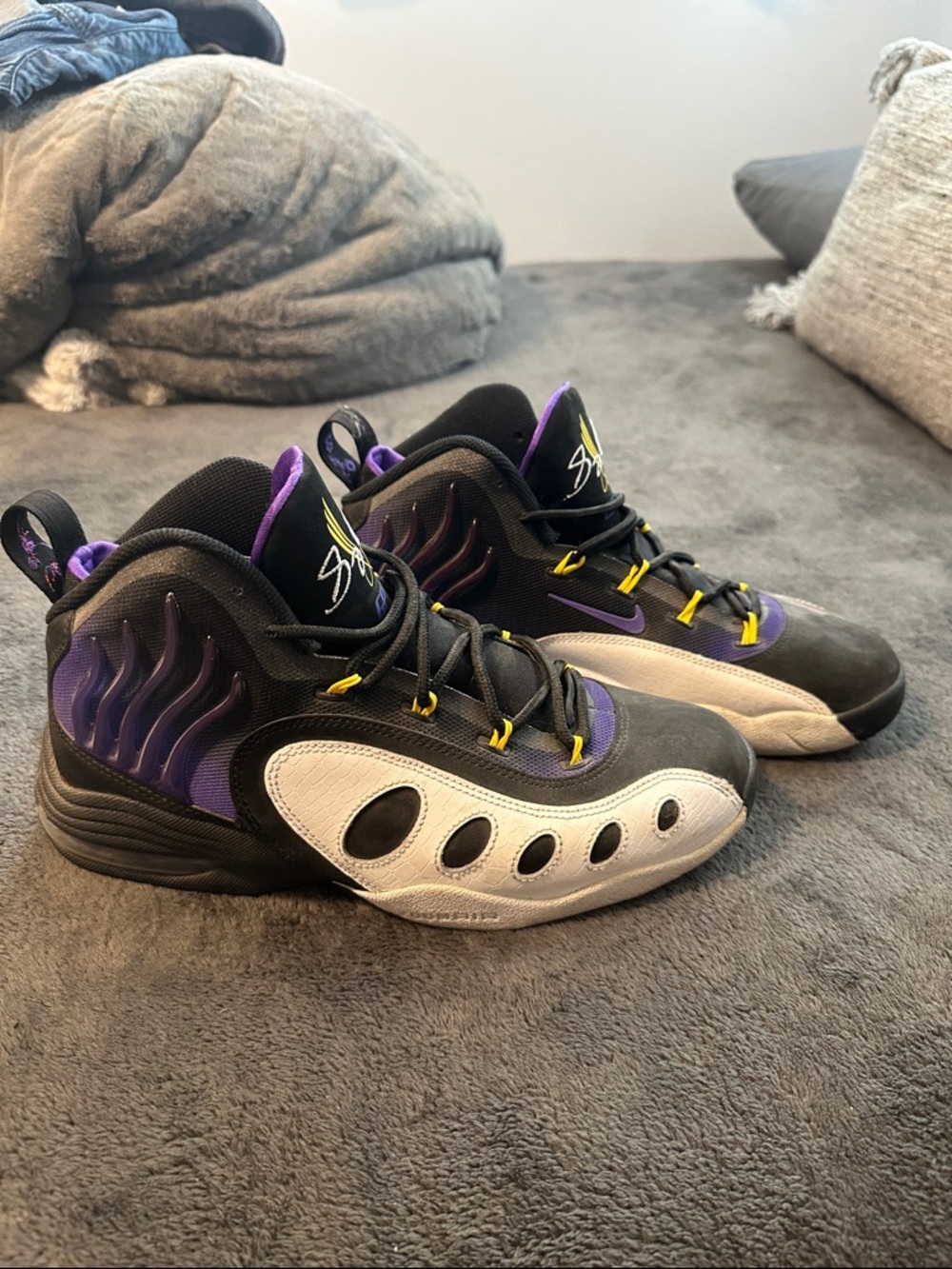 Nike Men’s Sonic Flight Venom Black and Purple Basketball Shoes- Gary Payton